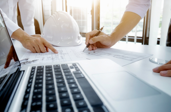 Serviços de engenharia civil (planejamento, gestão e execução de obras)